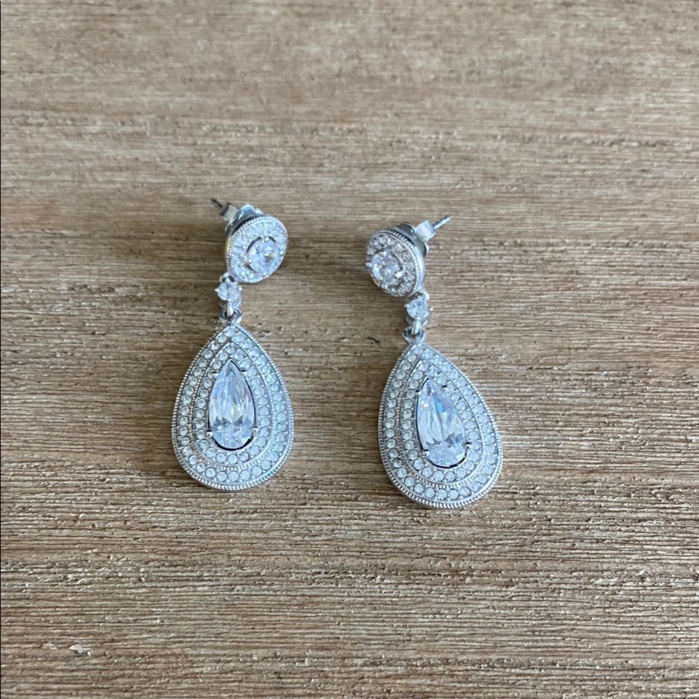 Sparkling Silver Teardrop Dangle Earrings with Double-Halo Design